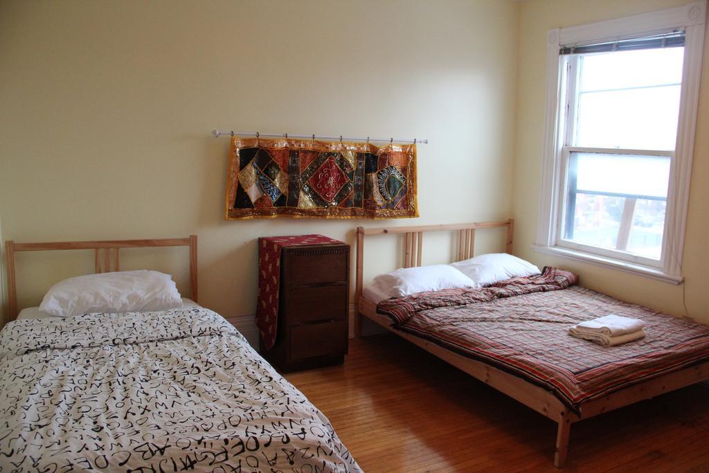 Spadina 11 Guesthouse Toronto Ruang foto