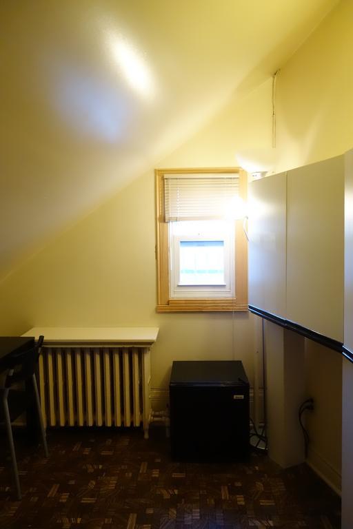 Spadina 11 Guesthouse Toronto Ruang foto