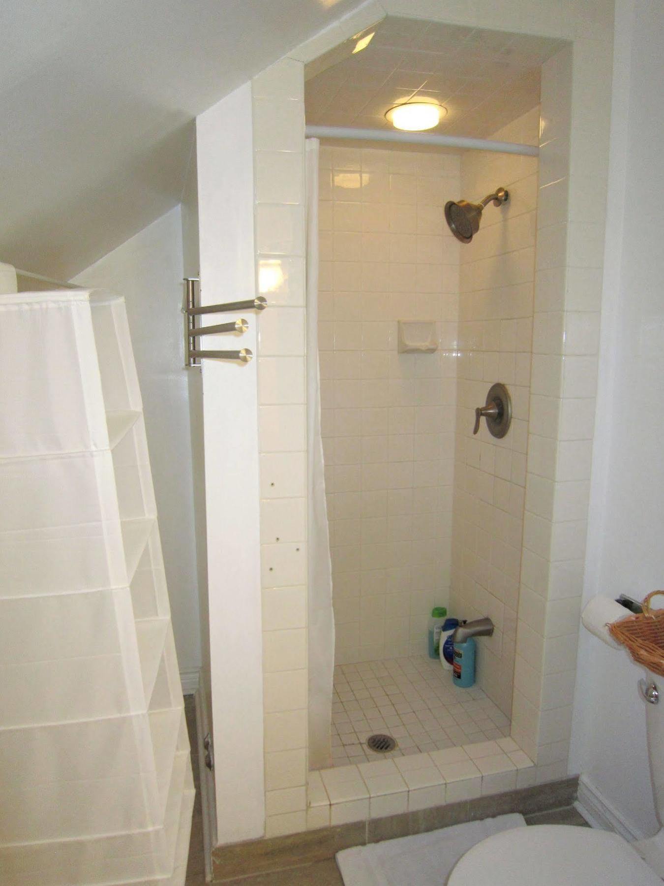Spadina 11 Guesthouse Toronto Bagian luar foto
