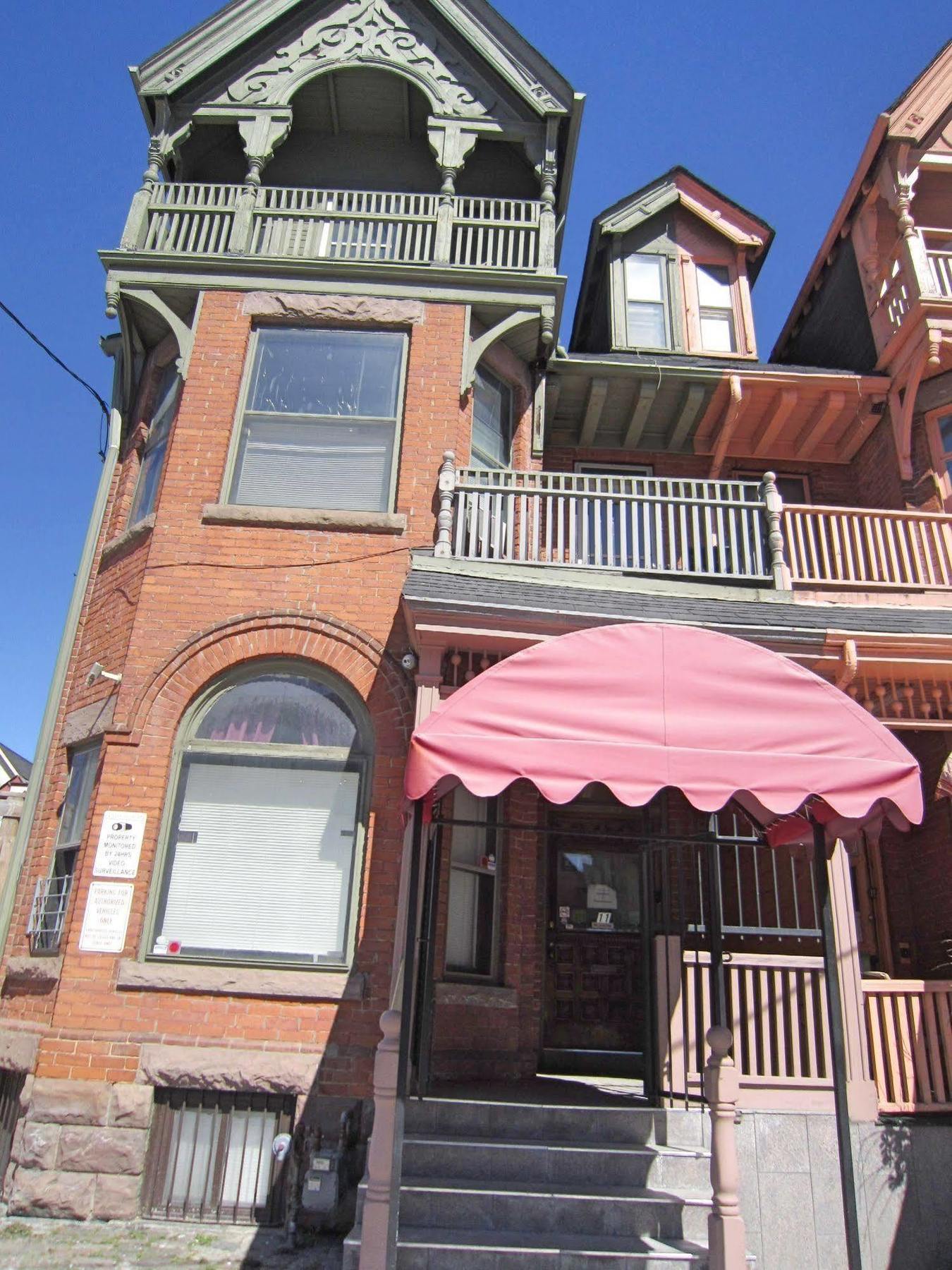 Spadina 11 Guesthouse Toronto Bagian luar foto